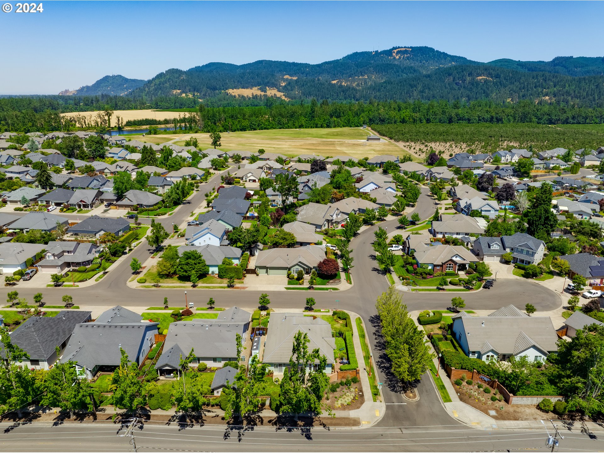 999 Old Orchard Lane Springfield, OR 97477 - Photo 34 of 34 an aerial view of residential house with an outdoor space and seating