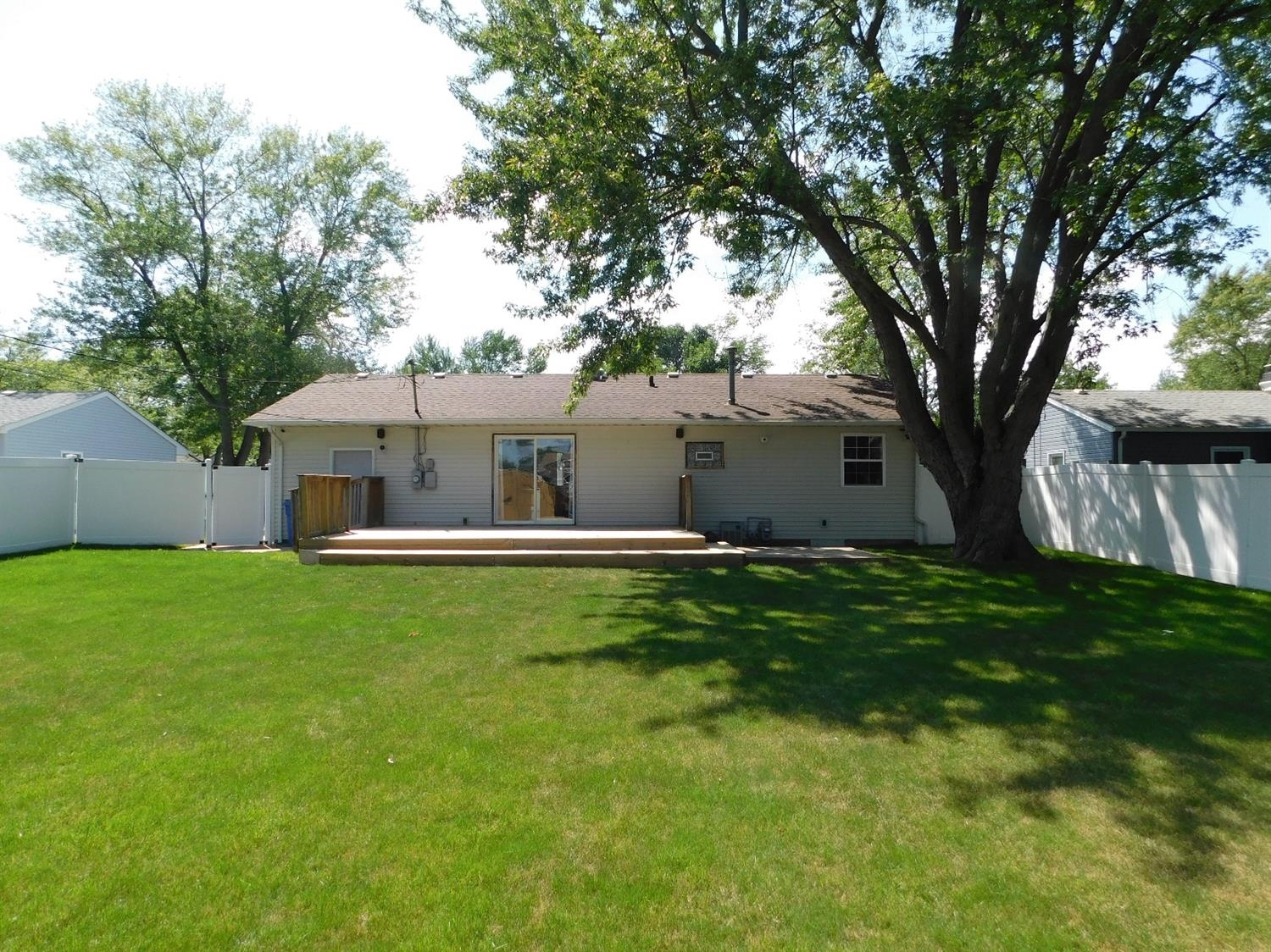 408 Prairie Street Crown Point, IN 46307 - Photo 7 of 10 1500x1124