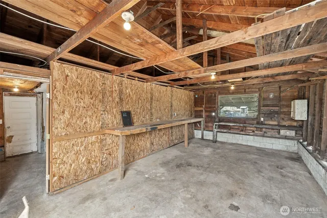 a view of utility room