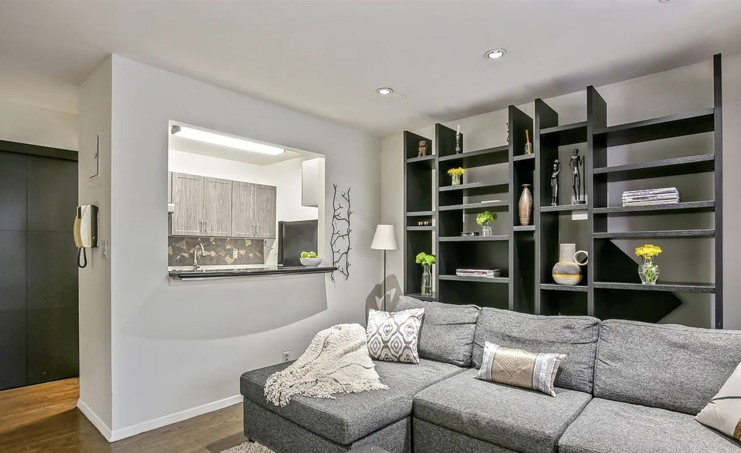 445 West 19th Street, Unit 2F Manhattan, NY 10011 - Photo 4 of 12