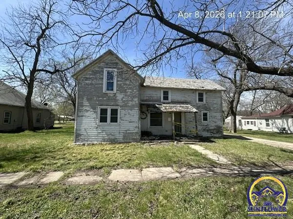 $9,900 | 208 Adolph Street, White City, KS 66872