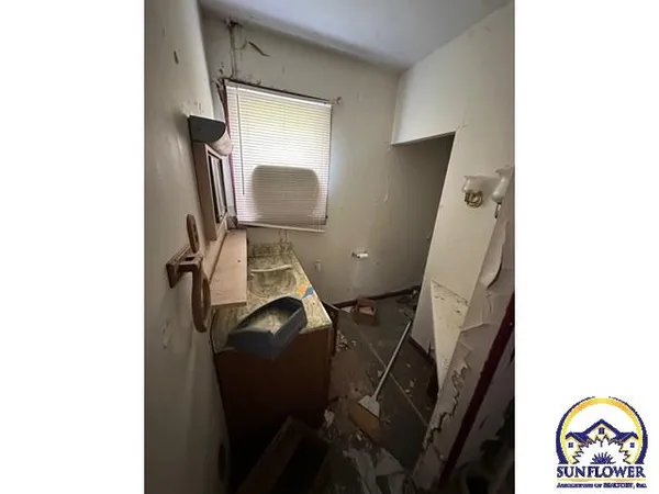 $9,900 | 208 Adolph Street, White City, KS 66872