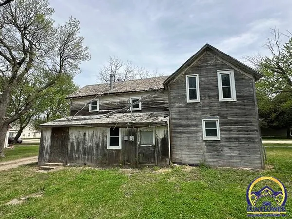 $9,900 | 208 Adolph Street, White City, KS 66872