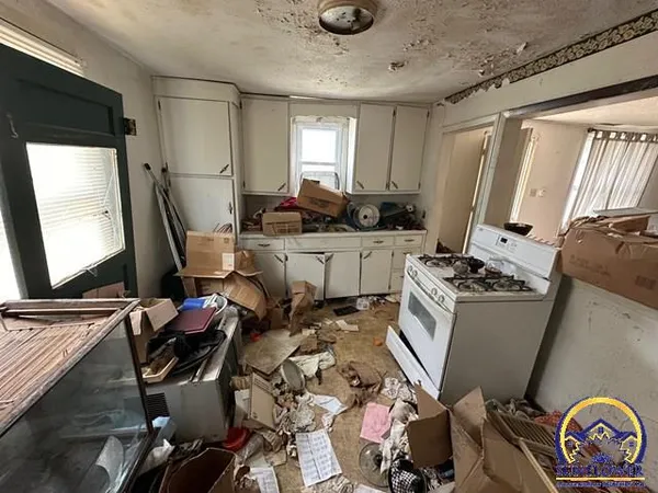 $9,900 | 208 Adolph Street, White City, KS 66872