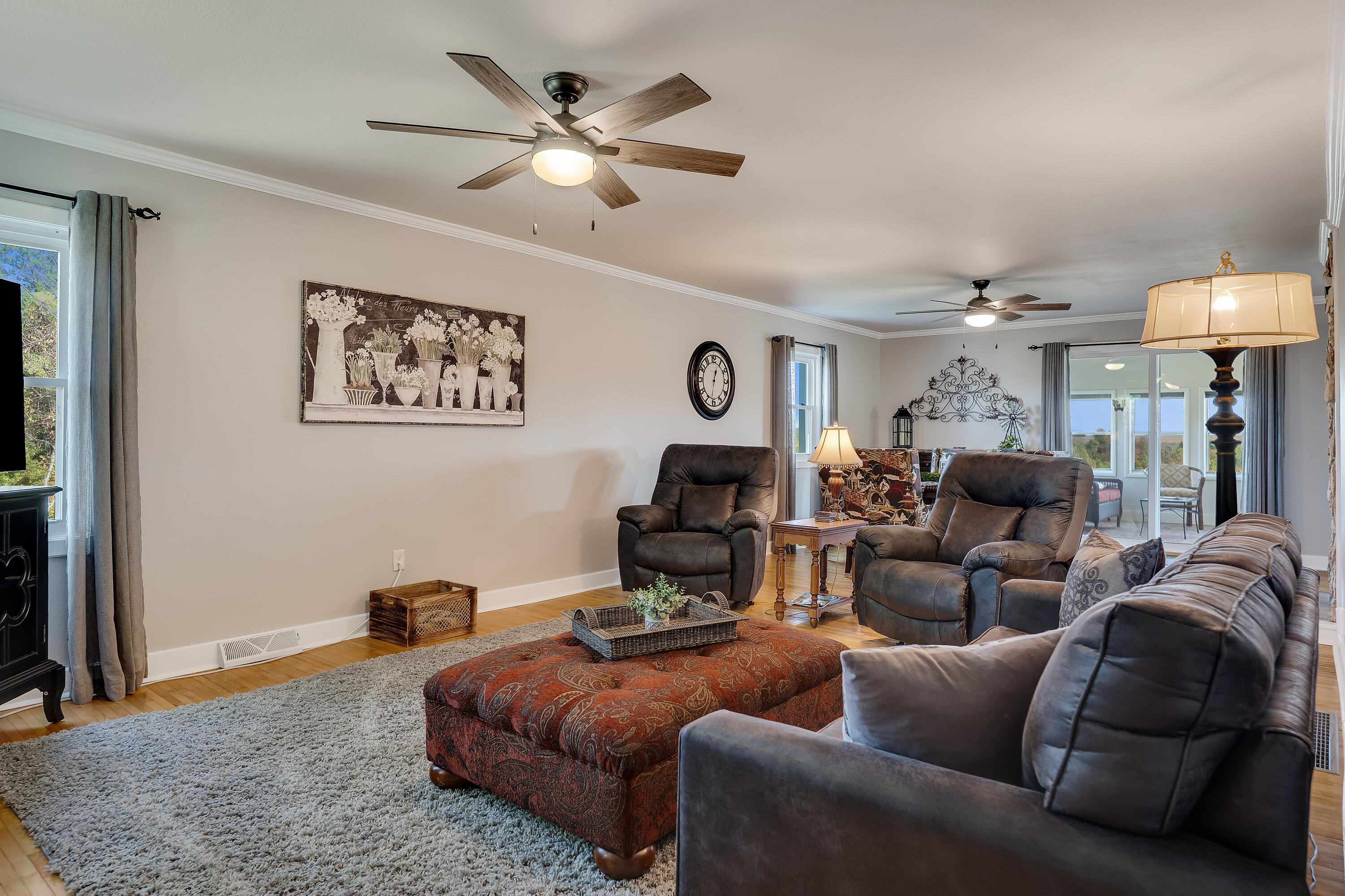 S5975 Plainview Road Viola, WI 54664 - Photo 20 of 52 Living/Family Room