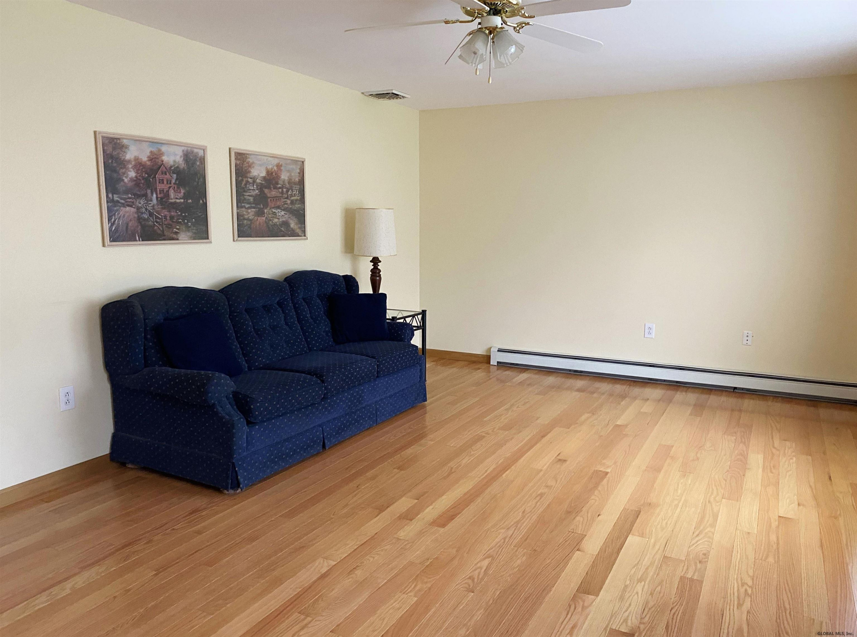 138 Beach Road Halfmoon, NY 12065 - Photo 4 of 28 Photo 4