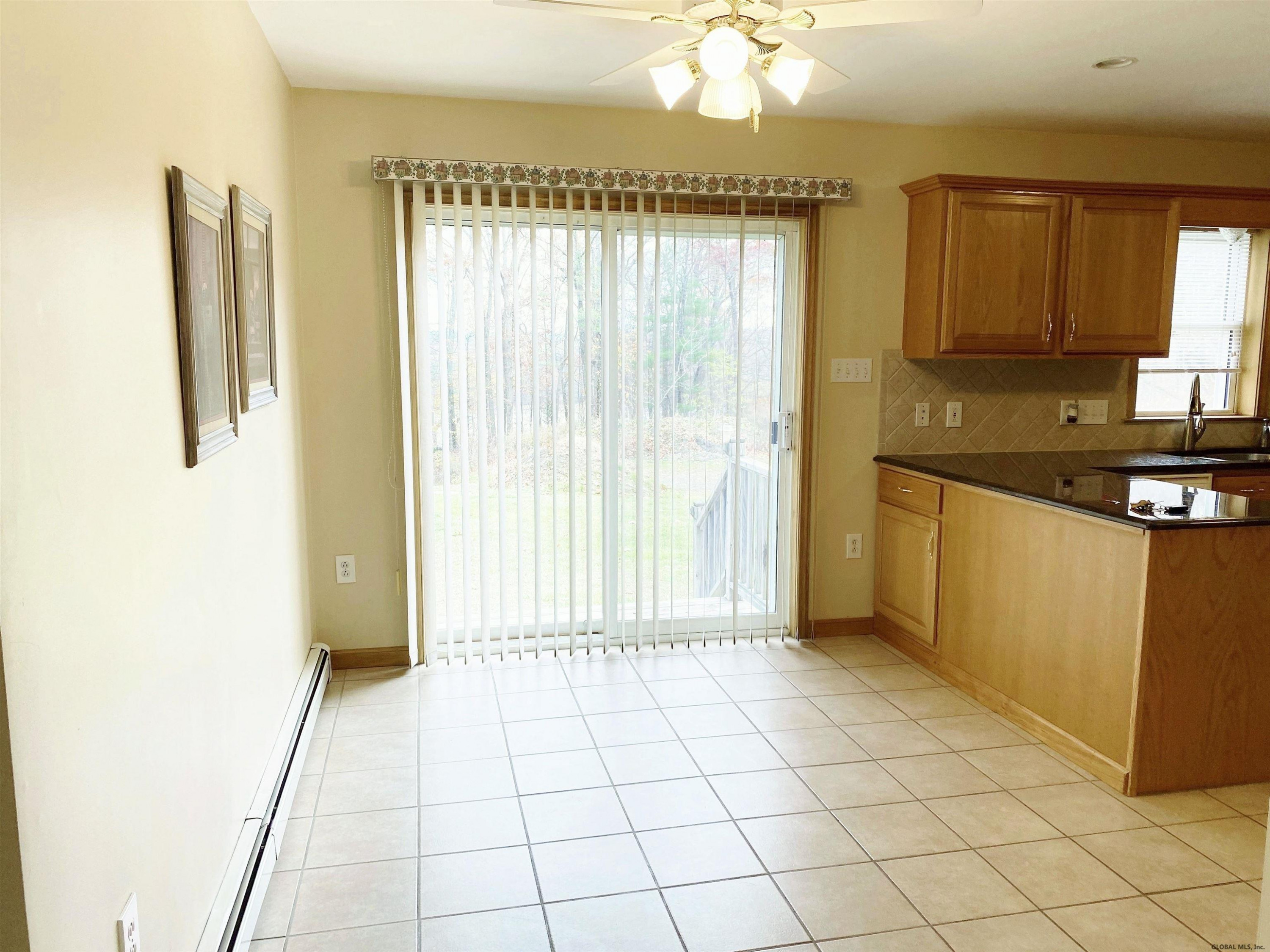 138 Beach Road Halfmoon, NY 12065 - Photo 5 of 28 Photo 5