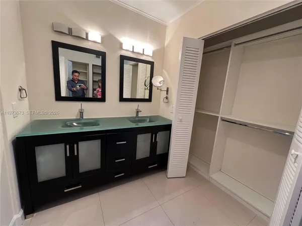 $3,000 | 3731 North Country Club Drive, Unit 1424, Aventura, FL 33180