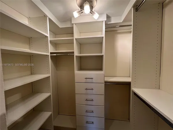 $3,000 | 3731 North Country Club Drive, Unit 1424, Aventura, FL 33180