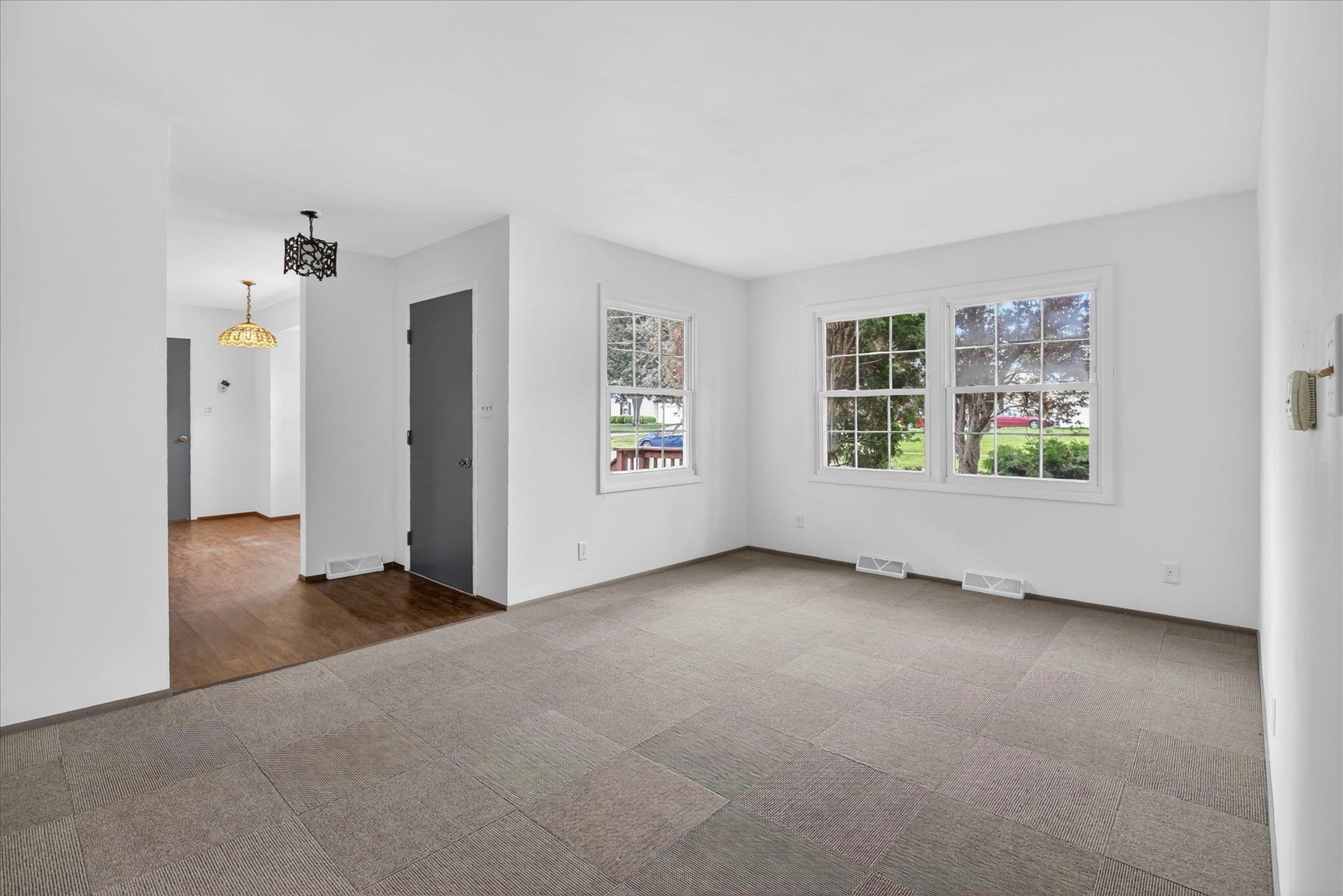 405 West Cherry Street Forreston, IL 61030 - Photo 5 of 40