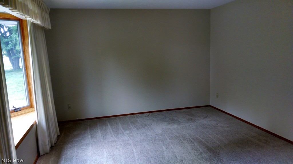 5940 Lear Nagle Road North Ridgeville, OH 44039 - Photo 8 of 25 Living room