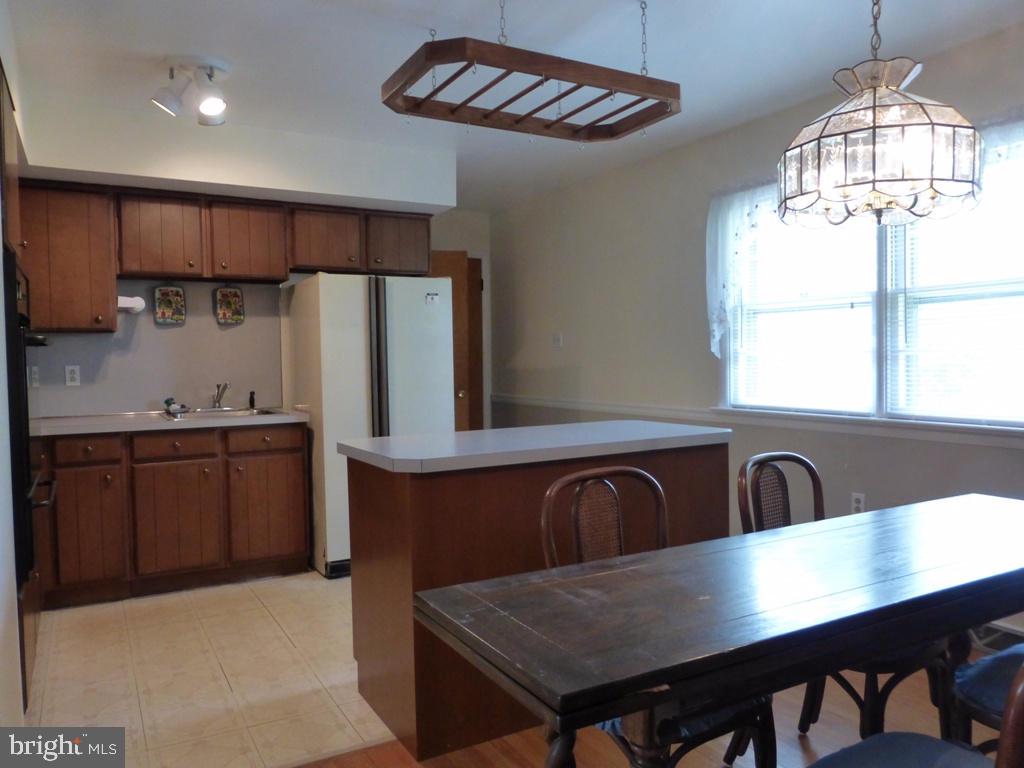 985 Cardinal Road Lancaster, PA 17601 - Photo 6 of 29 Gallery Image 6