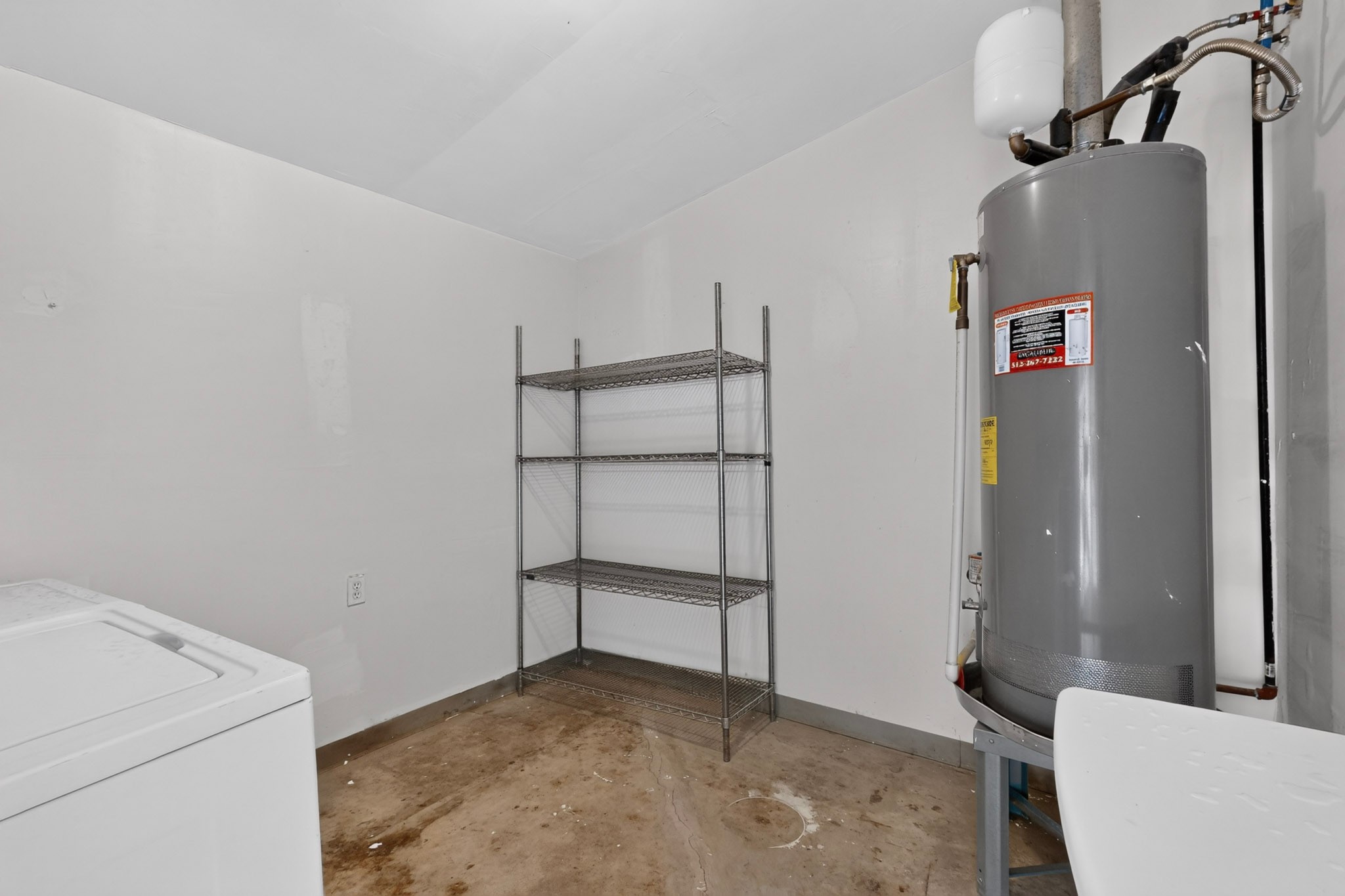 4711 Alf Avenue Austin, TX 78721 - Photo 30 of 34 Utility room