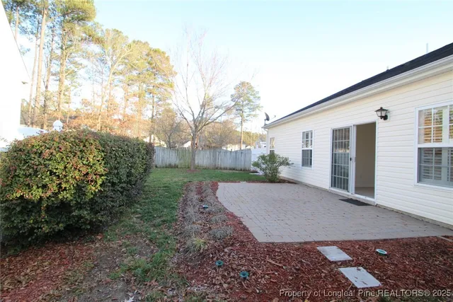 a view of backyard with garden