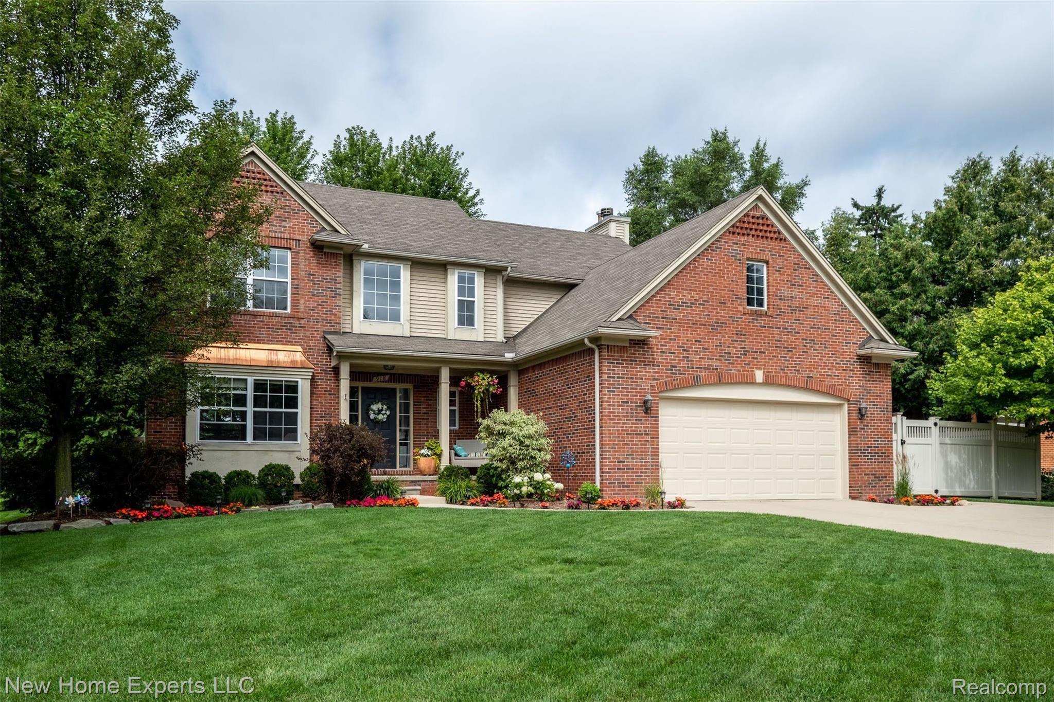 918 Bolinger Street Rochester, MI 48307 - Photo 1 of 44 918 Blonger St (1 of 53).jpg