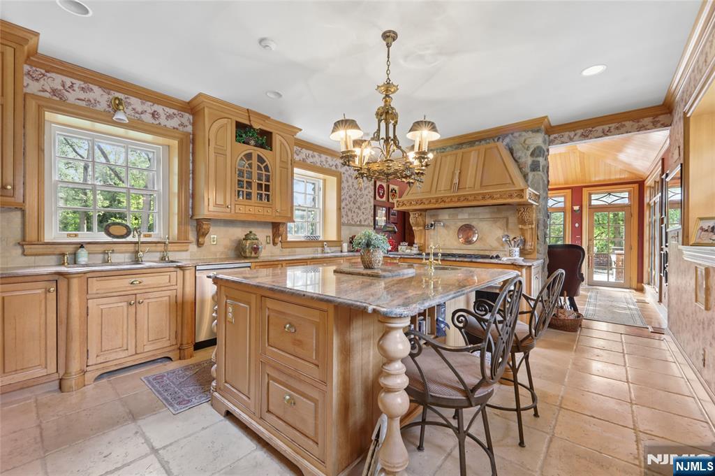 105 Rensselaer Road Essex Fells, NJ 07021 - Photo 9 of 50 Gallery Image 9