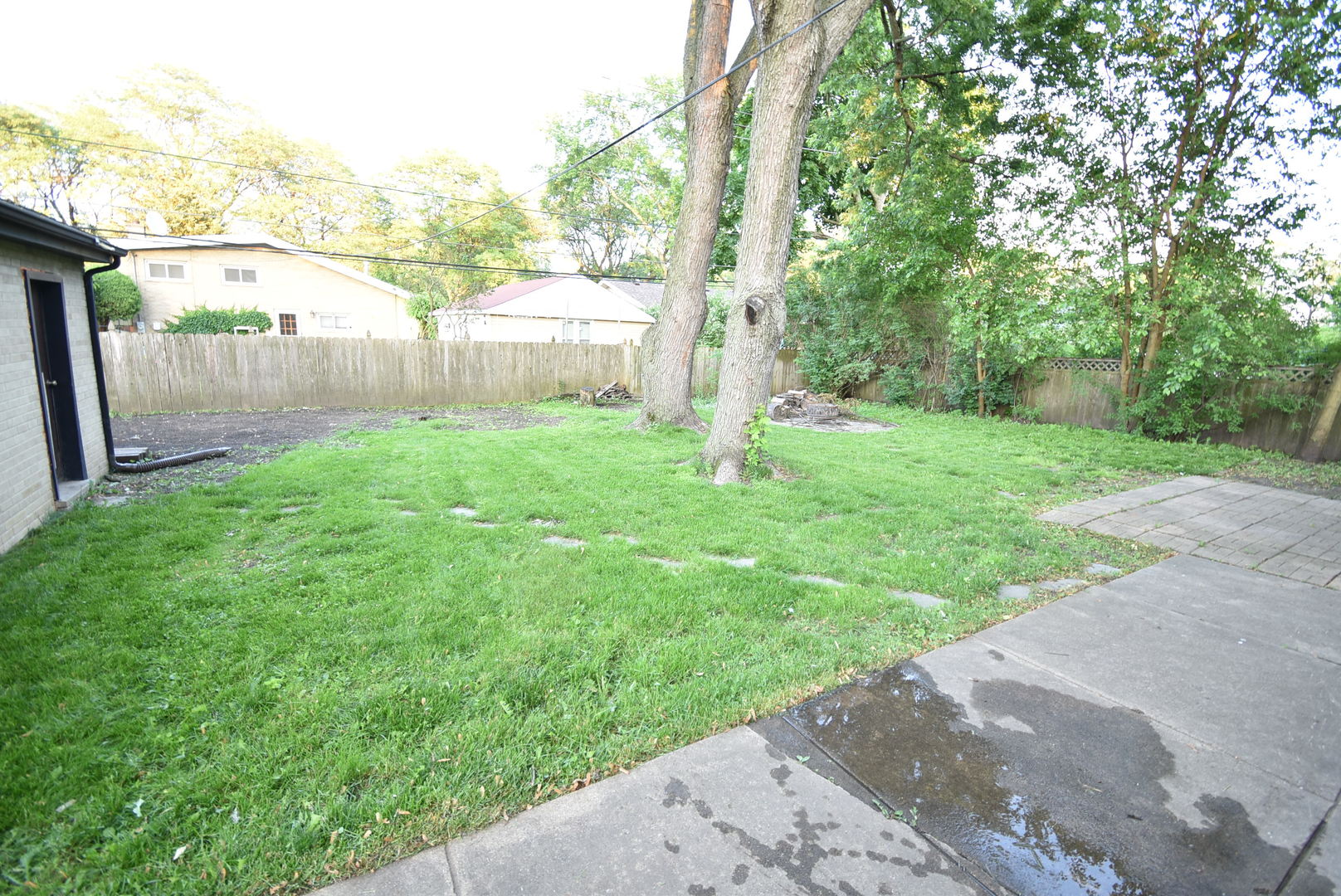 907 Elmhurst Road Mount Prospect, IL 60056 - Photo 2 of 12 Gallery Image 2