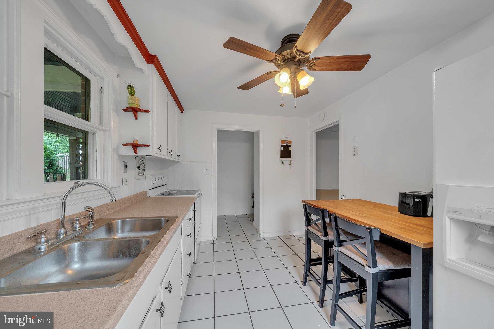 421 South Cedar Street Lititz, PA 17543 - Photo 6 of 18