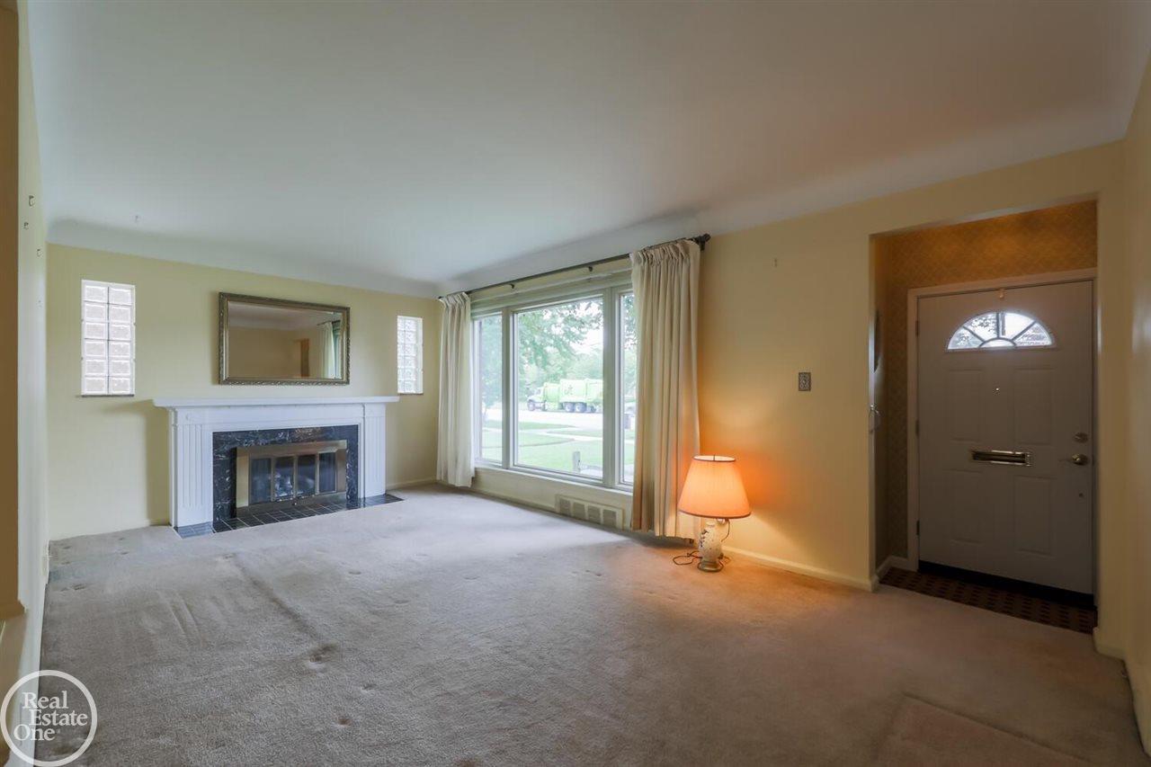 444 Moross Road Grosse Pointe Farms, MI 48236 - Photo 2 of 22
