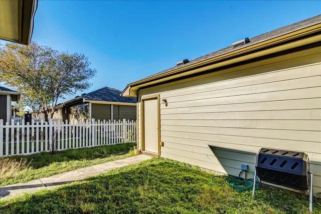 $2,050 | 512 Lookout Tree Lane, Round Rock, TX 78664