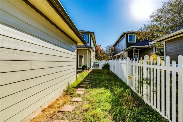 $2,050 | 512 Lookout Tree Lane, Round Rock, TX 78664