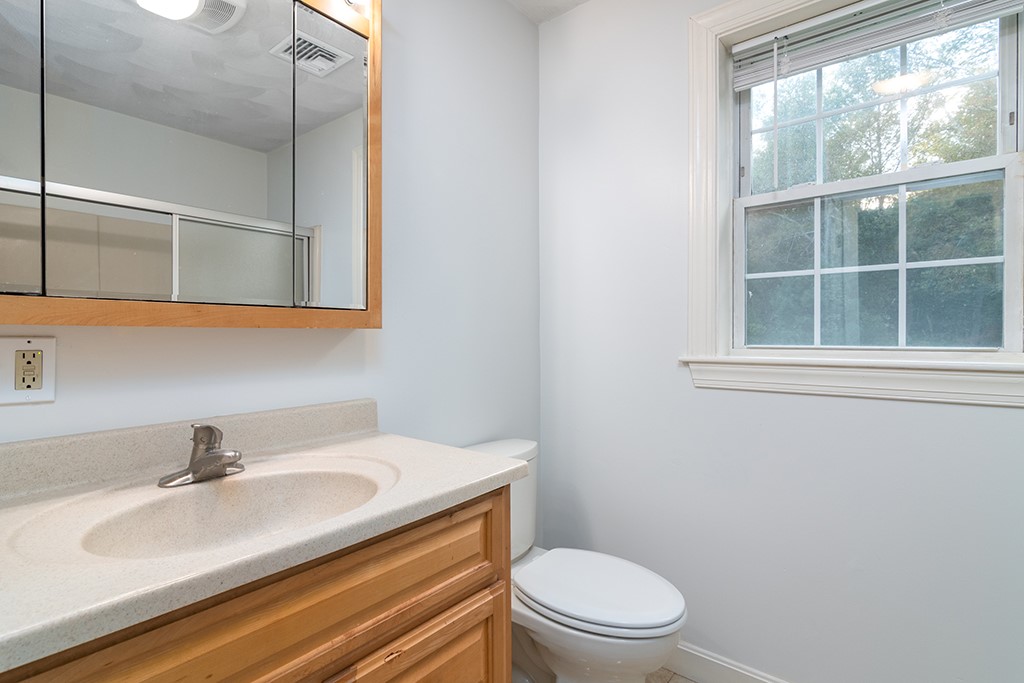 1 Bridgeview Drive Richmond, RI 02892 - Photo 23 of 34 2nd floor bath with tub and shower enclosure