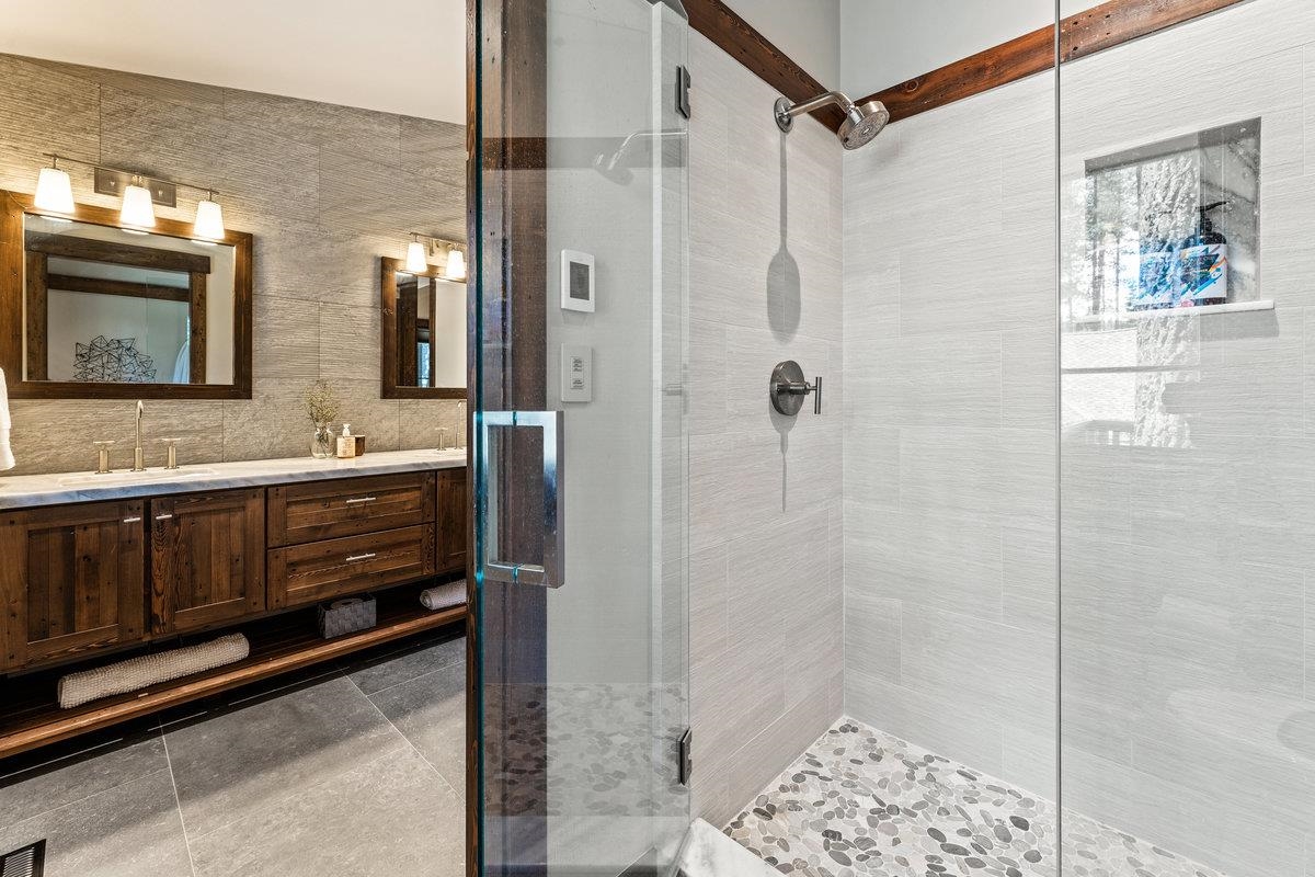 11760 Ghirard Road Truckee, CA 96161 - Photo 13 of 21 Gallery Image 13