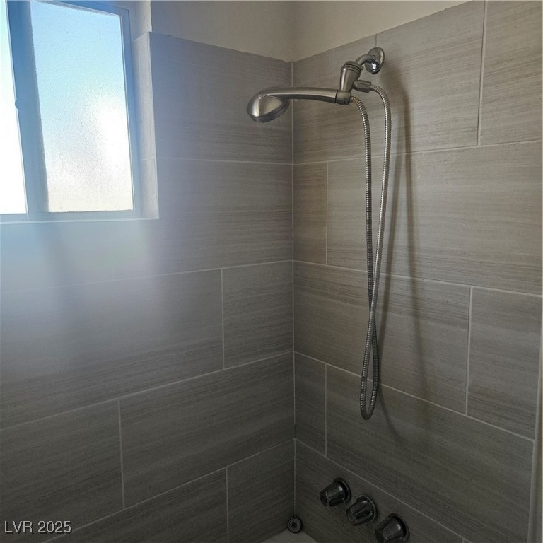 350 East Desert Inn Road, Unit C203 Las Vegas, NV 89109 - Photo 17 of 35 Bathroom featuring shower / washtub combination