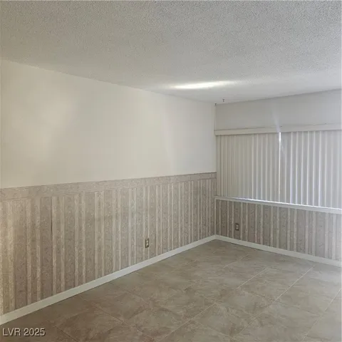 $1,445 | 350 East Desert Inn Road, Unit C203, Las Vegas, NV 89109