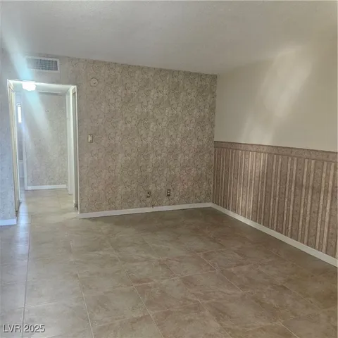 $1,445 | 350 East Desert Inn Road, Unit C203, Las Vegas, NV 89109