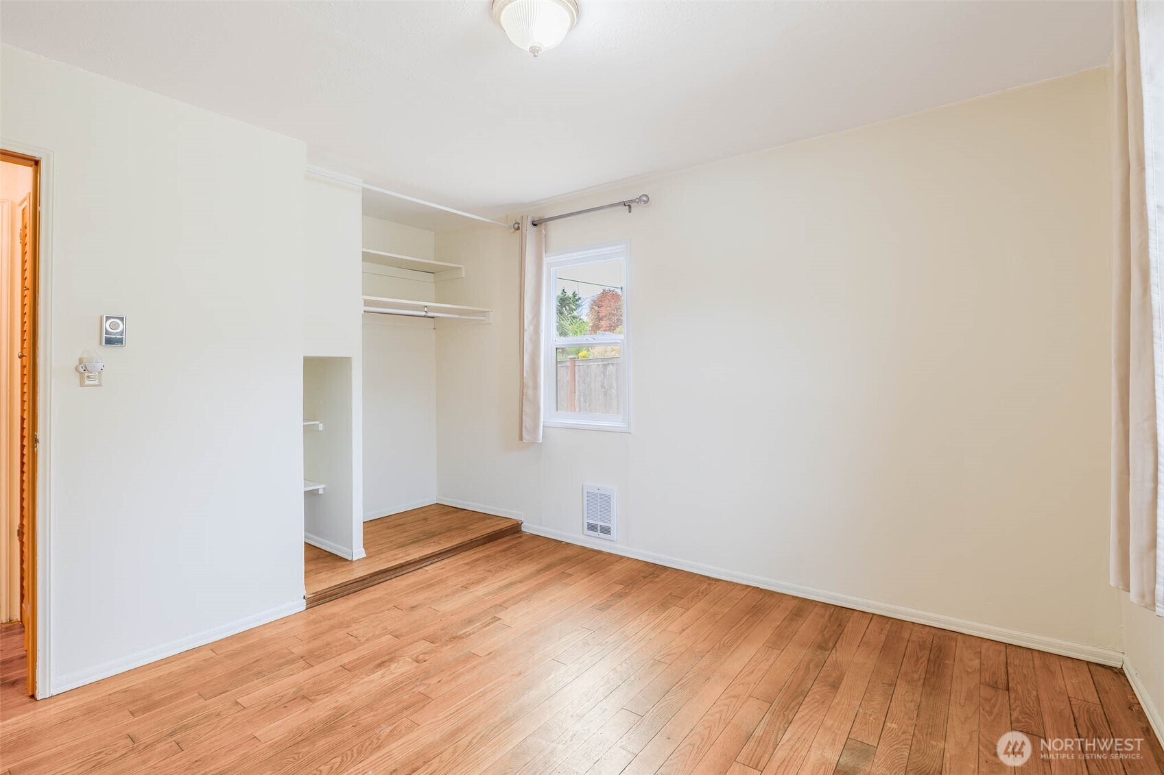 2703 Maple Street Bremerton, WA 98310 - Photo 17 of 28 Gallery Image 17