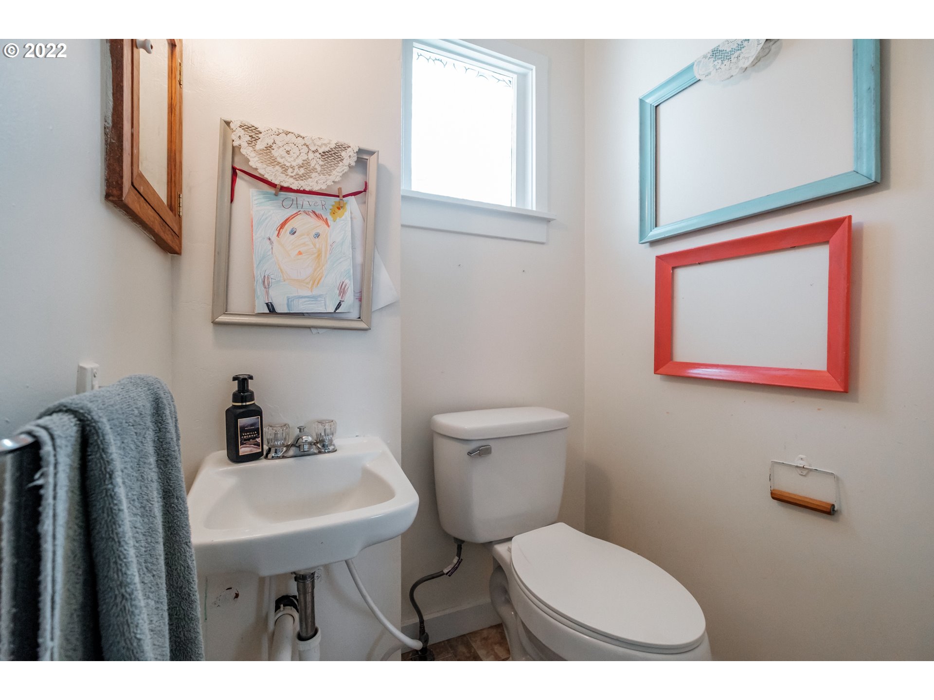 581 Southwest Washington Street Dallas, OR 97338 - Photo 15 of 32 Gallery Image 15