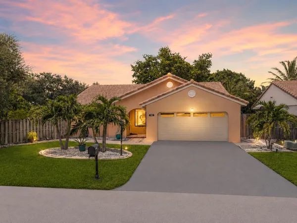 $717,000 | 15681 Dover Court, Davie, FL 33331