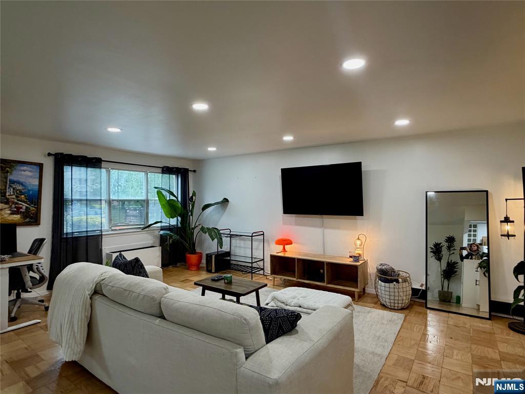 1111 River Road, Unit F 1 Edgewater, NJ 07020 - Photo 6 of 19