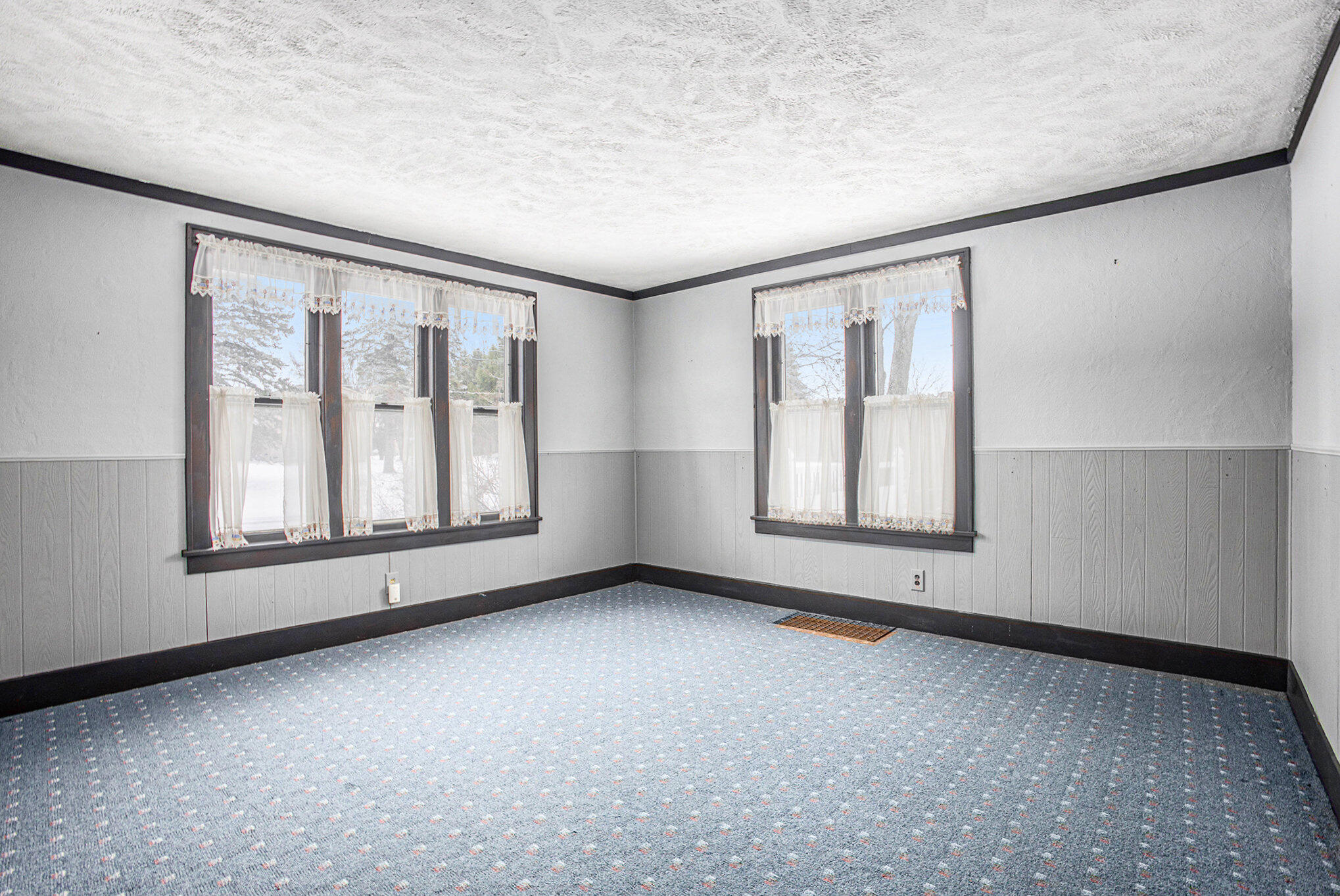 1529 West Hansen Road Scottville, MI 49454 - Photo 11 of 54 Living Room