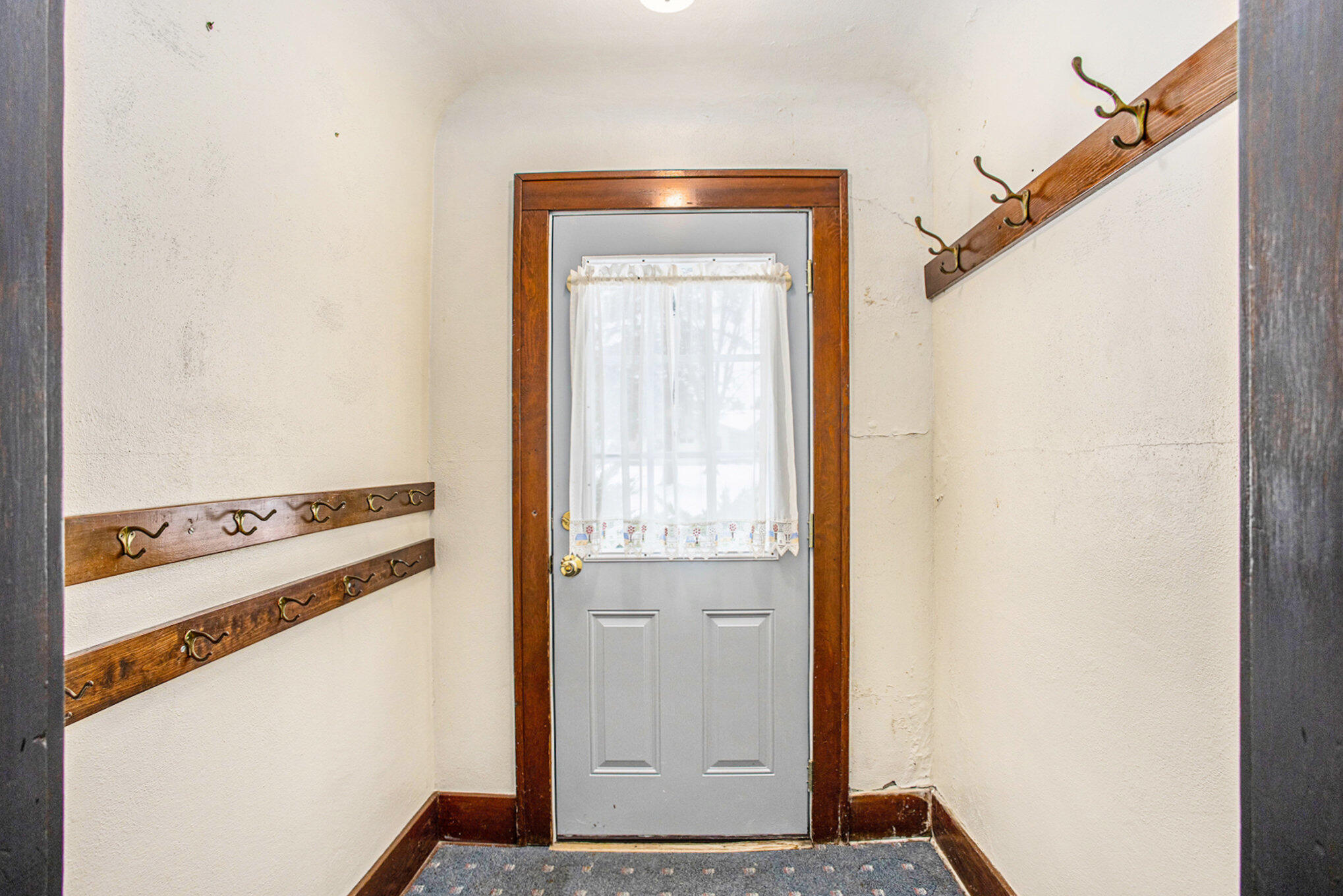 1529 West Hansen Road Scottville, MI 49454 - Photo 23 of 54 Foyer