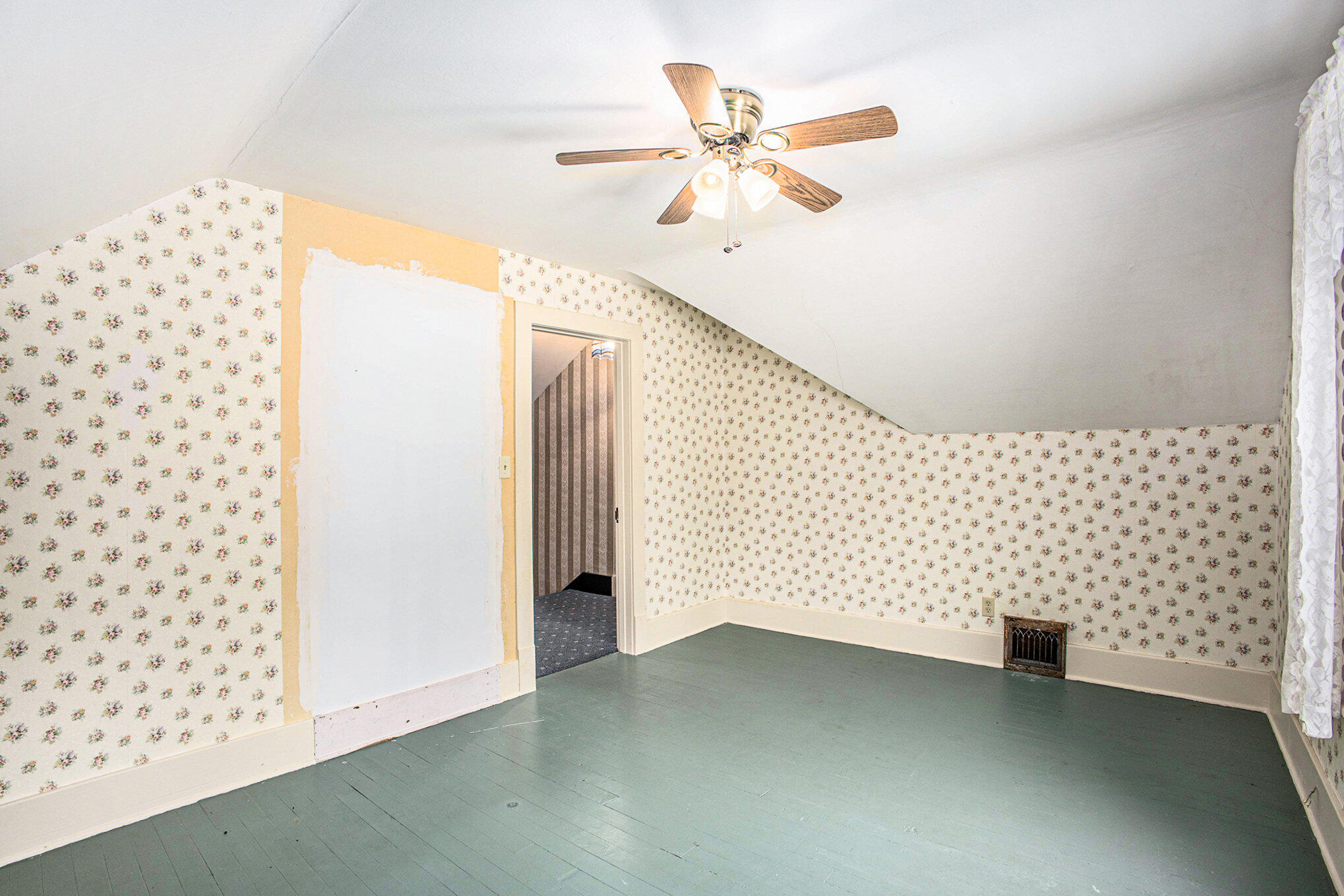 1529 West Hansen Road Scottville, MI 49454 - Photo 30 of 54 Bedroom 2 - Upper