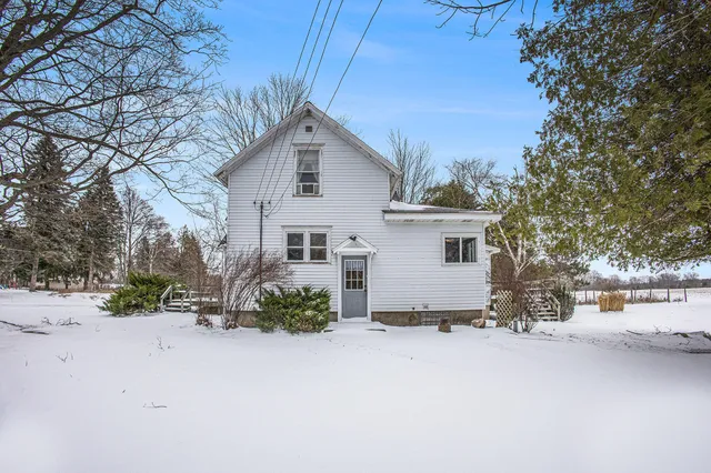 $280,000 | 1529 West Hansen Road, Scottville, MI 49454