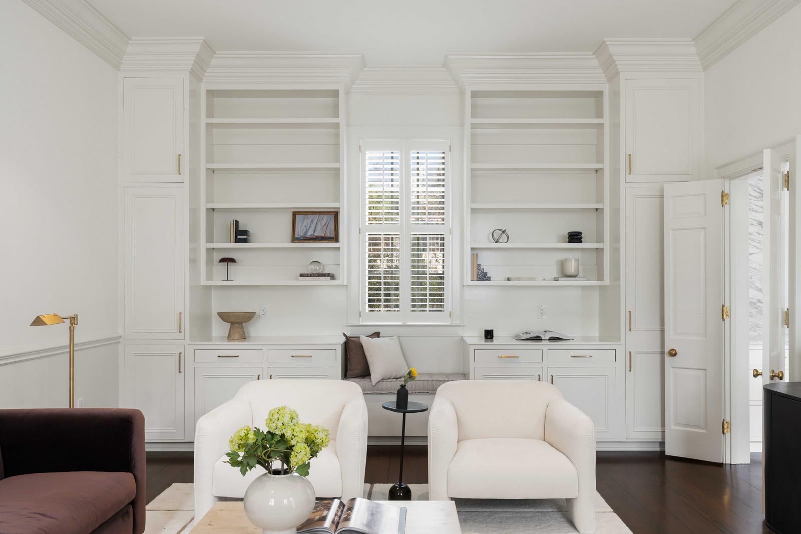21 New Street Charleston, SC 29401 - Photo 22 of 64 31 Living Room