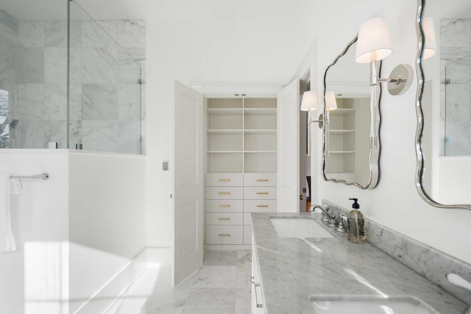 21 New Street Charleston, SC 29401 - Photo 35 of 64 47 Middle Bathroom