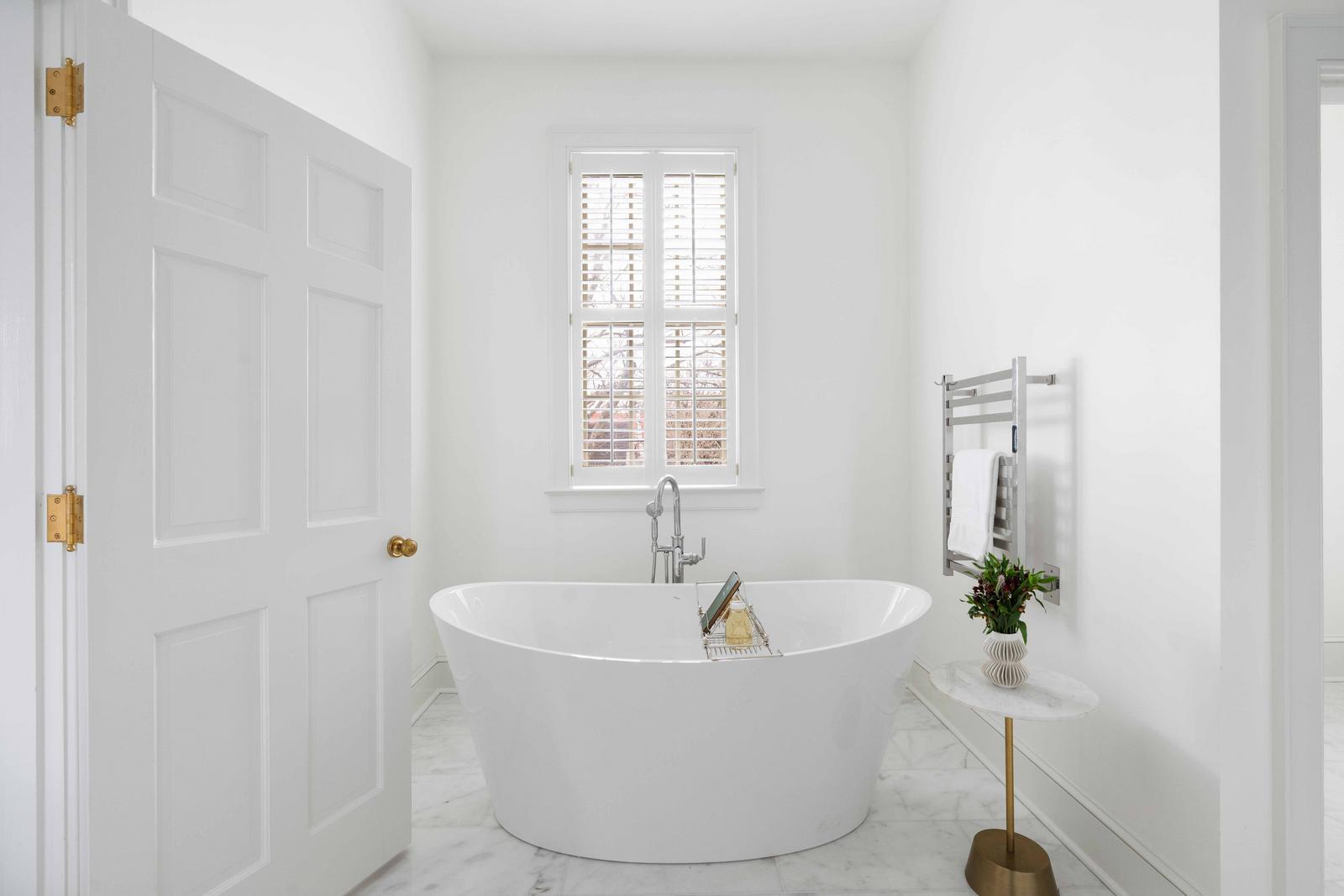 21 New Street Charleston, SC 29401 - Photo 43 of 64 131 Primary Bathroom