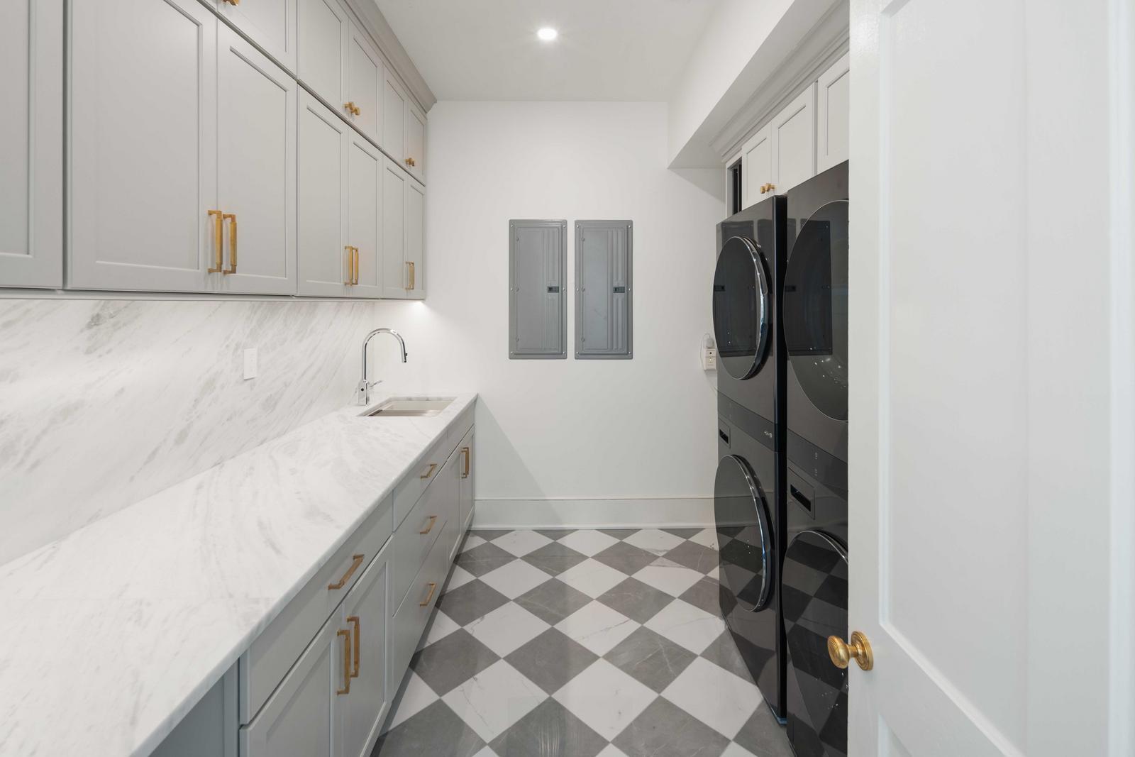 21 New Street Charleston, SC 29401 - Photo 44 of 64 48 Laundry Room