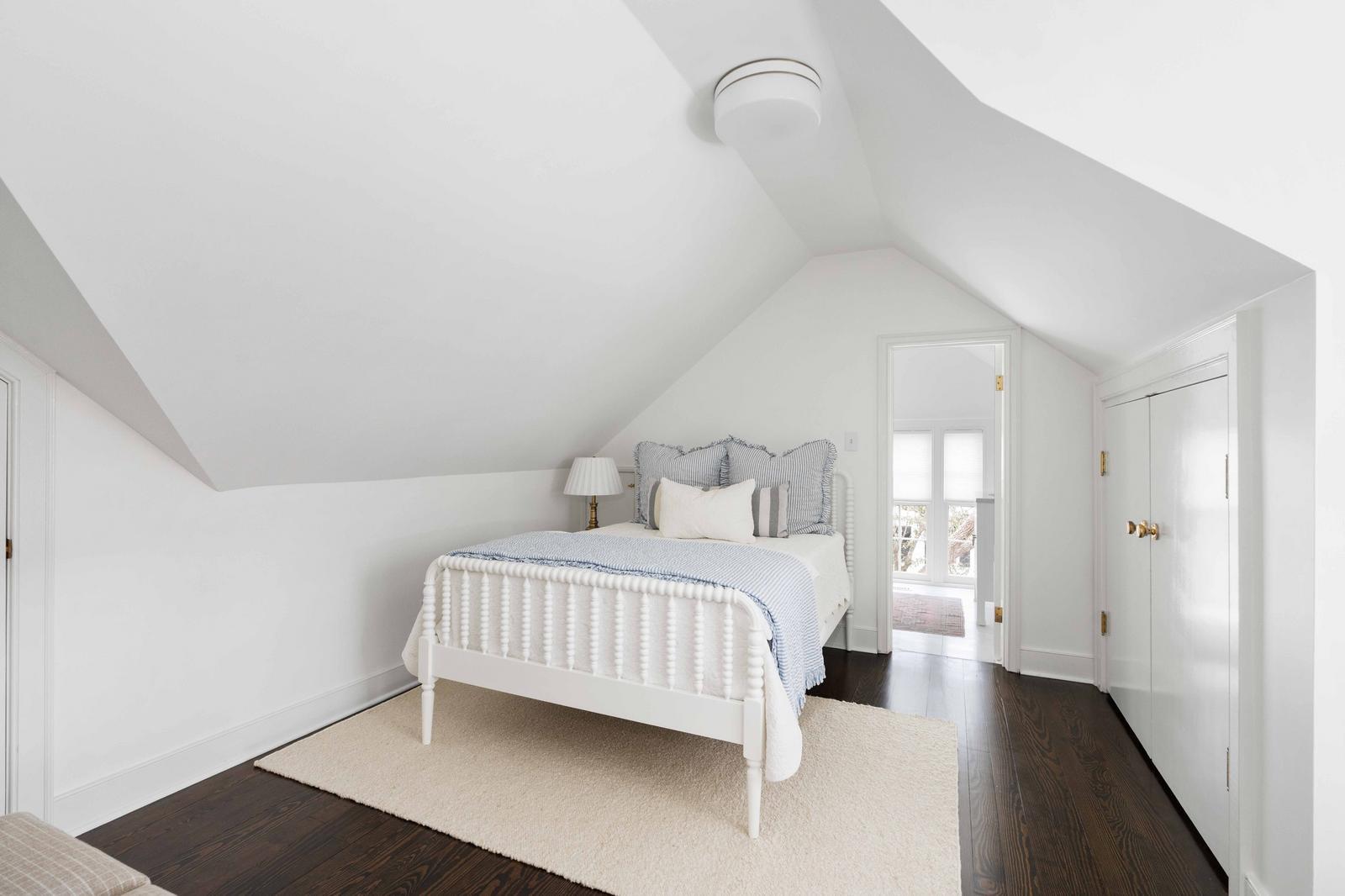 21 New Street Charleston, SC 29401 - Photo 46 of 64 136 Third Floor Bedroom