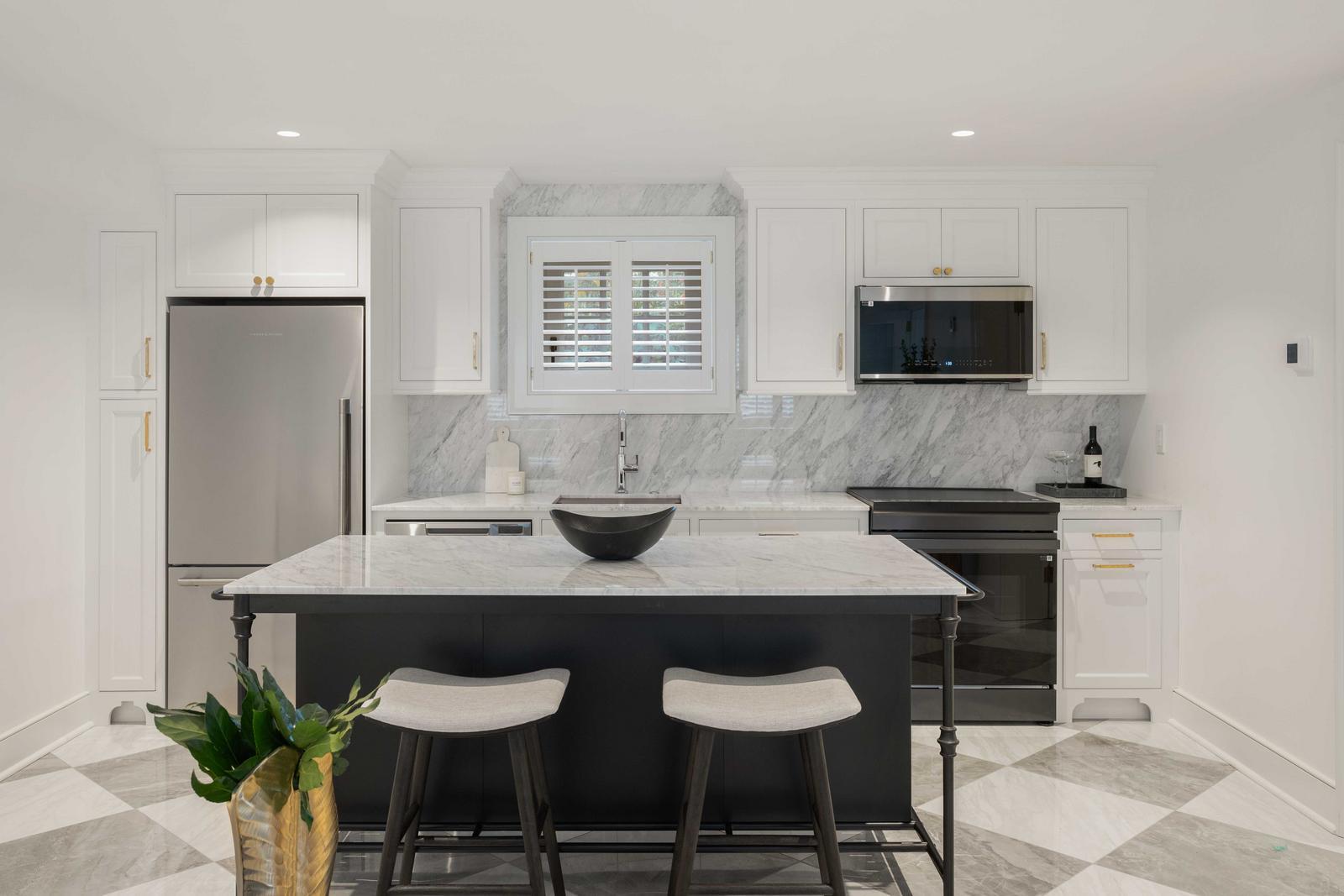 21 New Street Charleston, SC 29401 - Photo 52 of 64 71 Apartment Kitchen