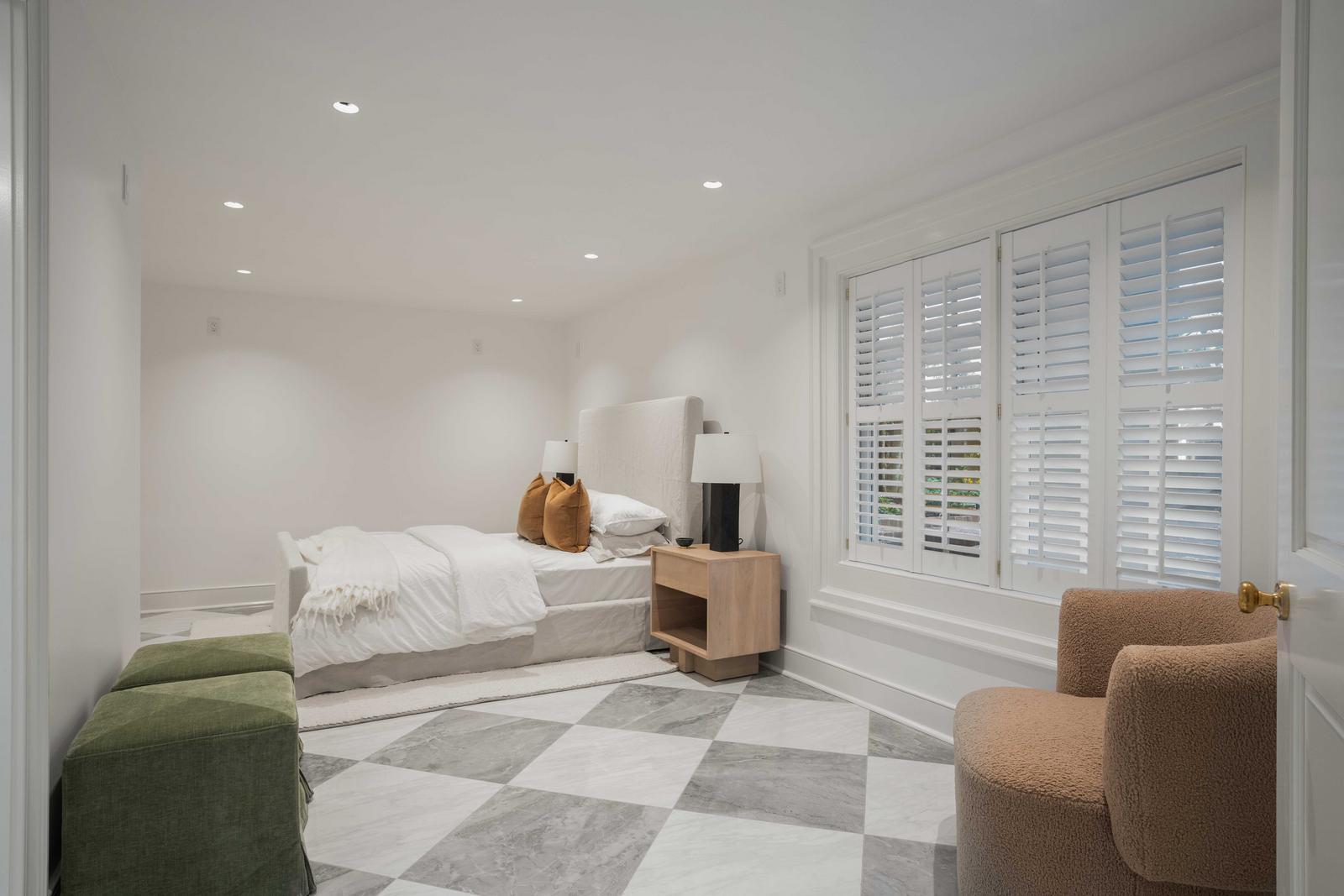 21 New Street Charleston, SC 29401 - Photo 53 of 64 72 Apartment Bedroom