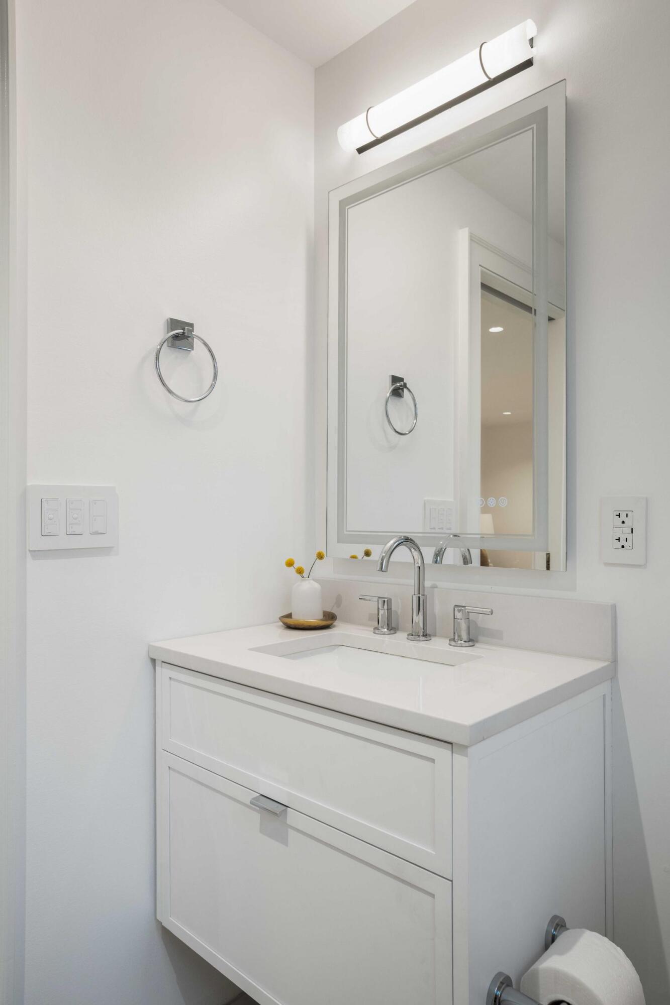 21 New Street Charleston, SC 29401 - Photo 55 of 64 74 Apartment Bathroom