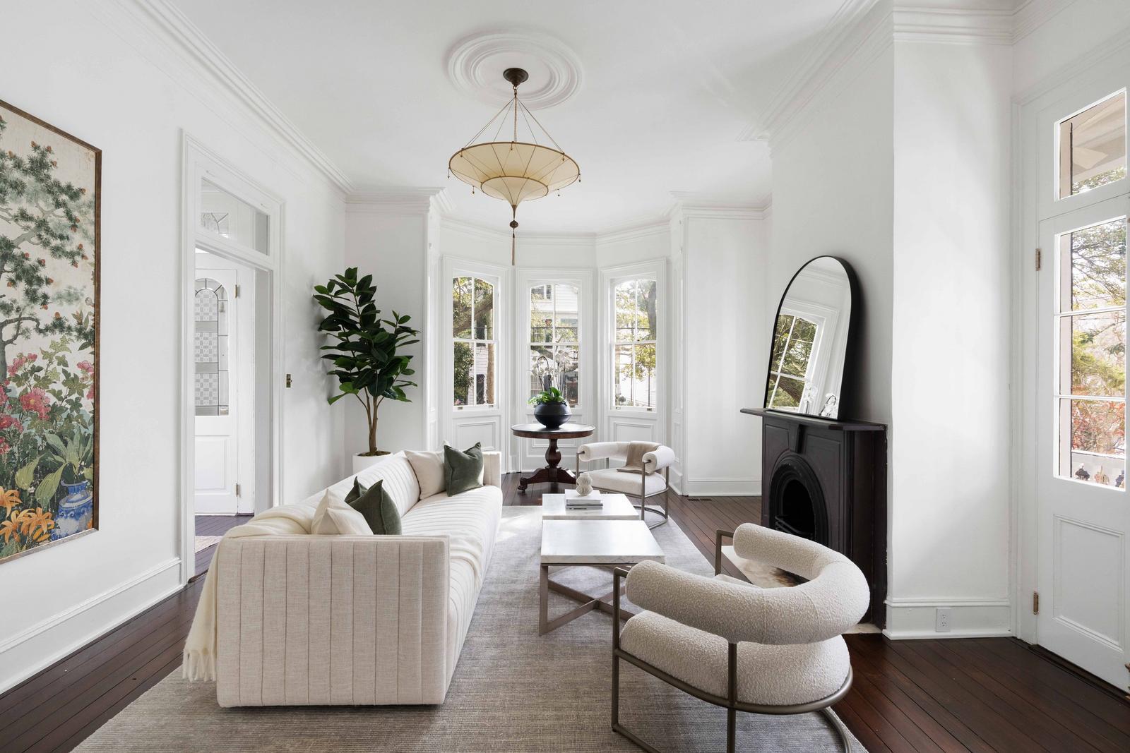 21 New Street Charleston, SC 29401 - Photo 7 of 64 106 Front Parlor