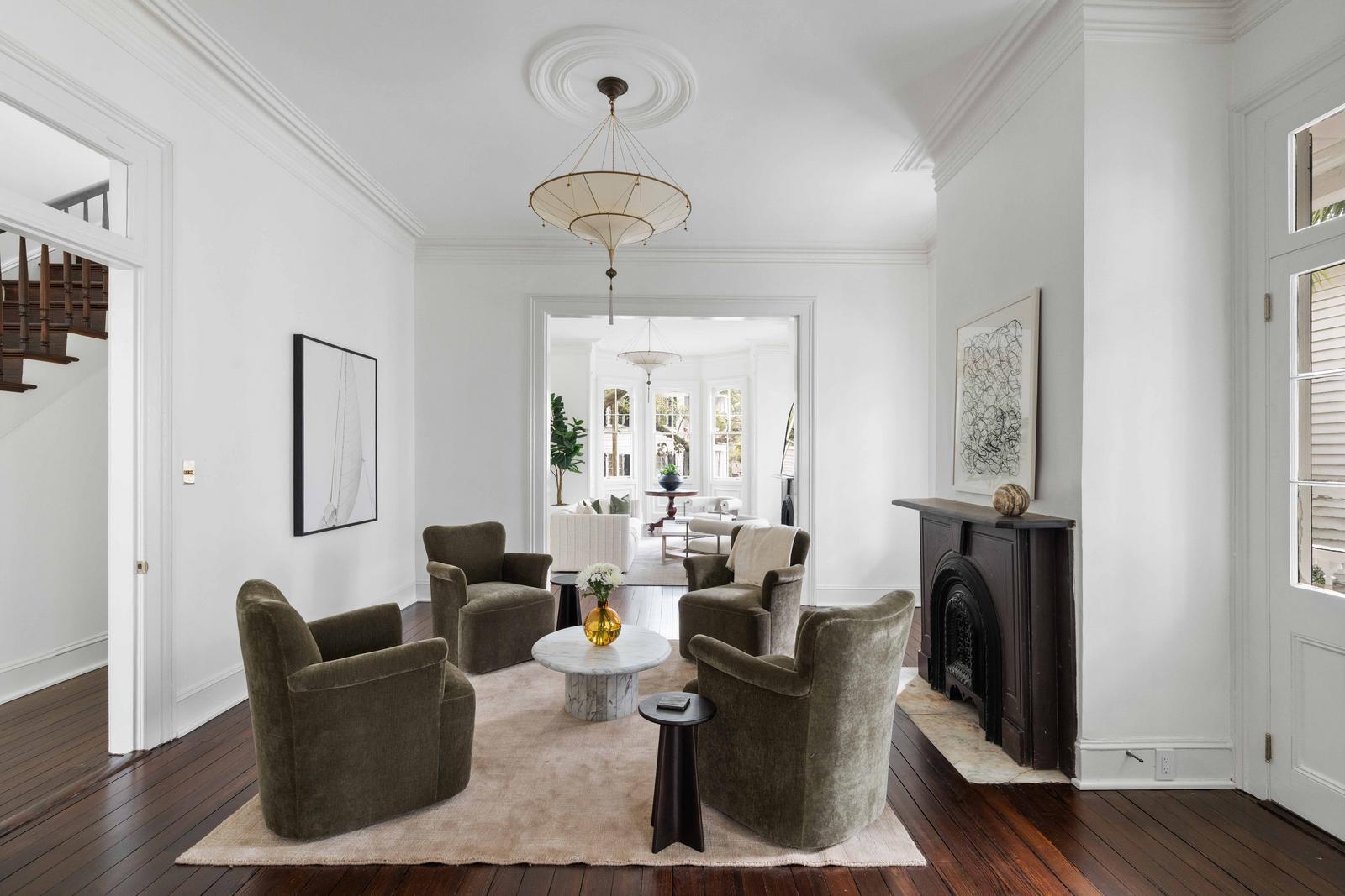 21 New Street Charleston, SC 29401 - Photo 8 of 64 113 Middle Parlor