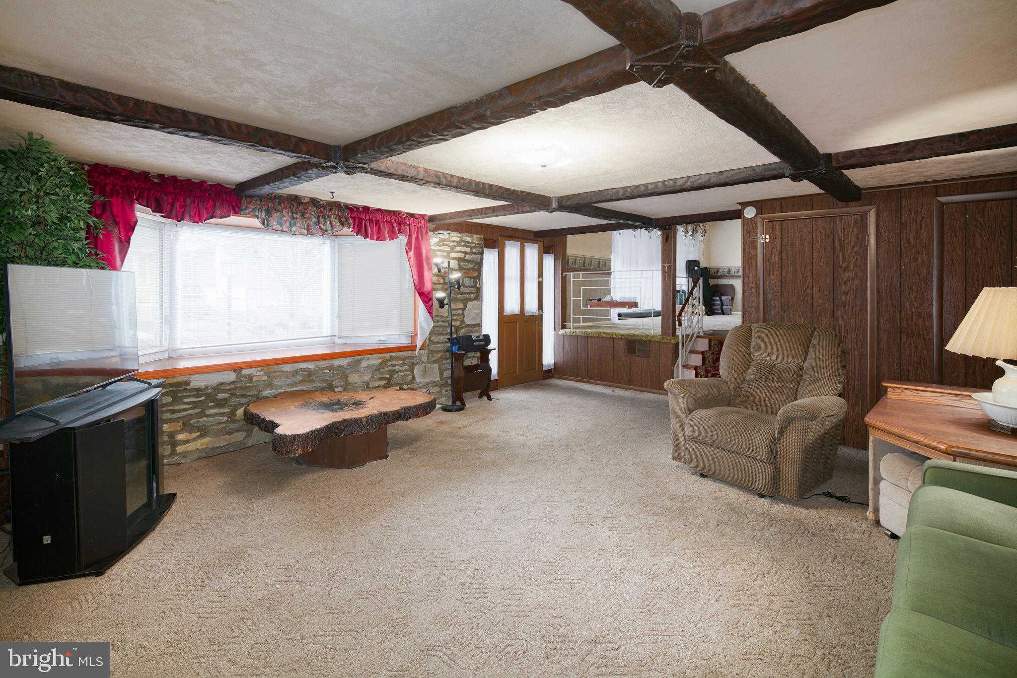 3817 Oakhill Road Philadelphia, PA 19154 - Photo 6 of 33 Gallery Image 6
