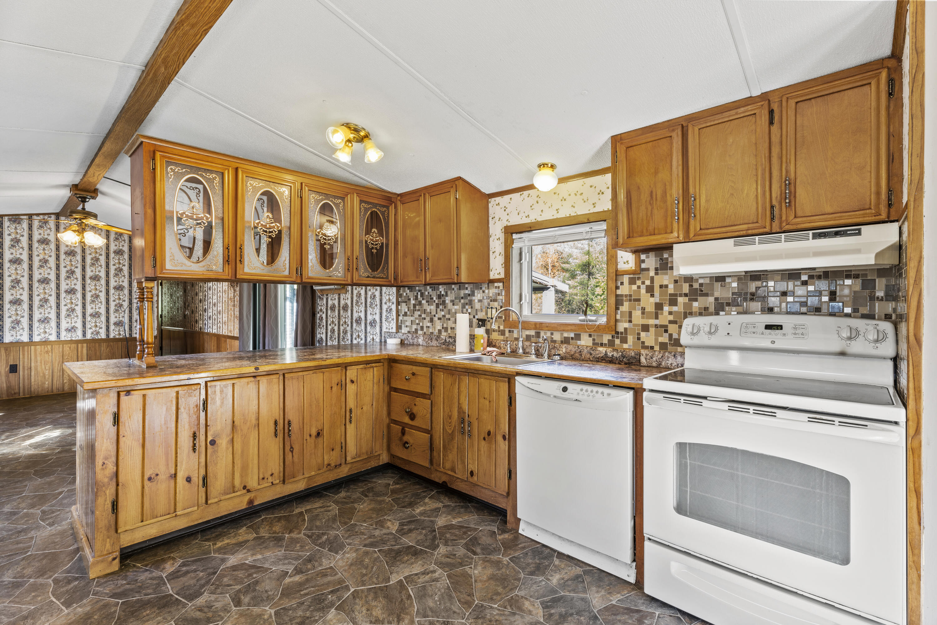 203 Main Road Abbot, ME 04406 - Photo 17 of 38 DSC05293